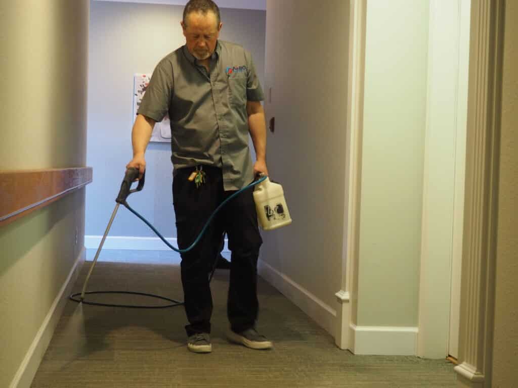 <img src="cleaning.jpg" alt="Commercial Carpet Cleaning">